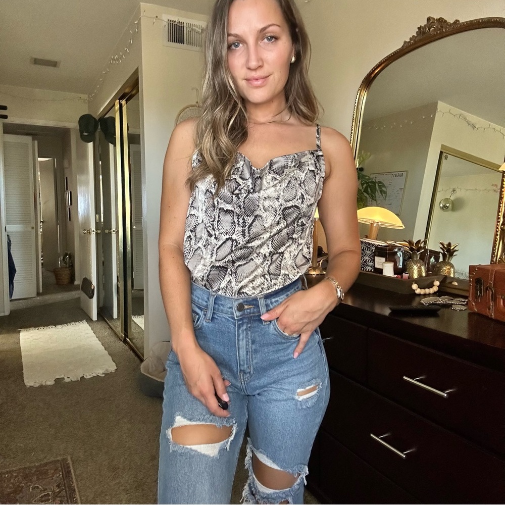 Gray snakeskin top small